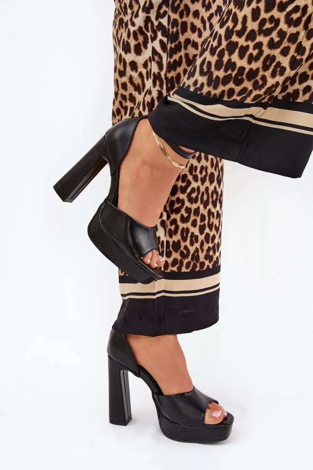 Aukštakulniai sandalai, modelis 209893. Ženkite į stilių