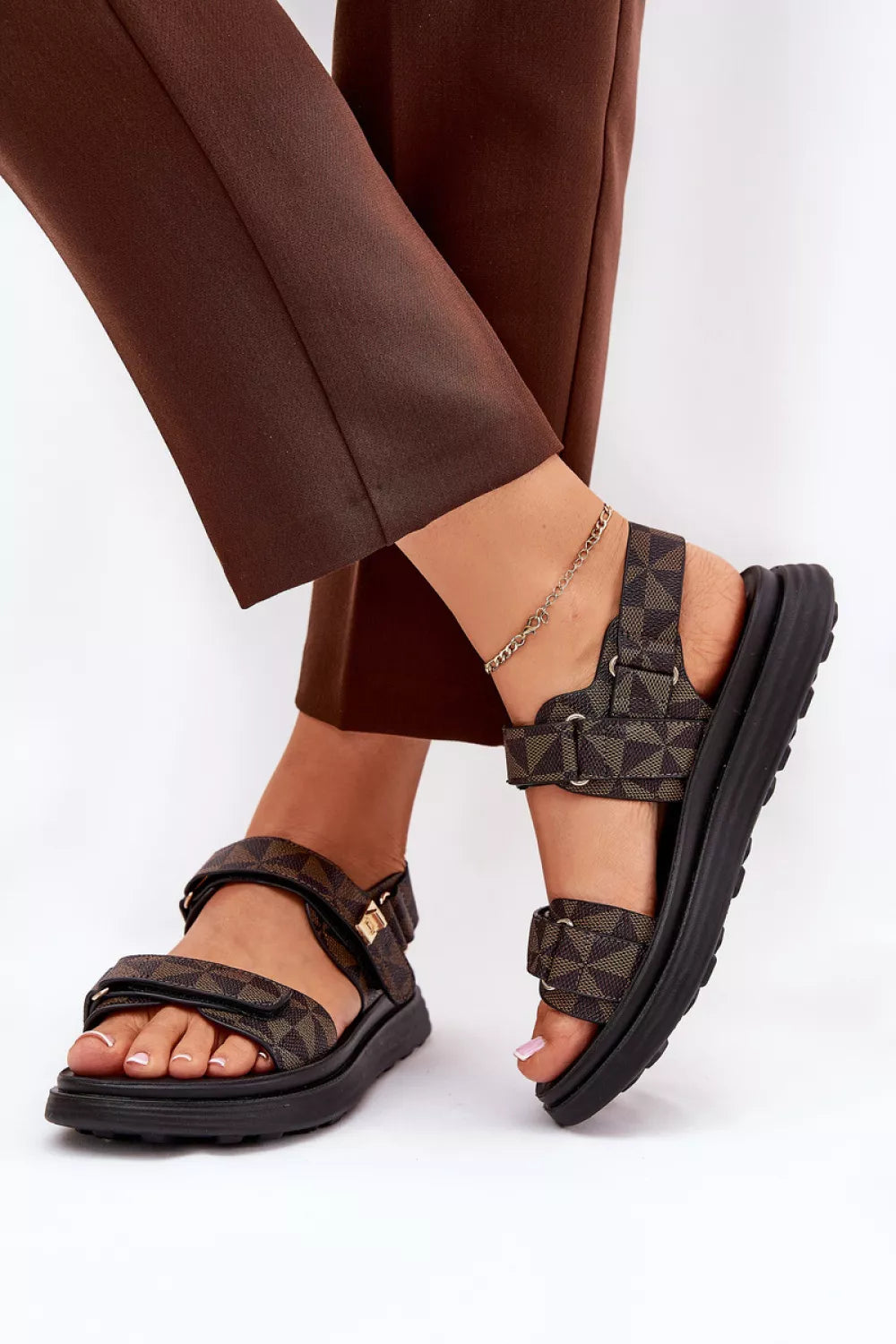 Šlepetės, modelis 209907. Ženkite į stilių.