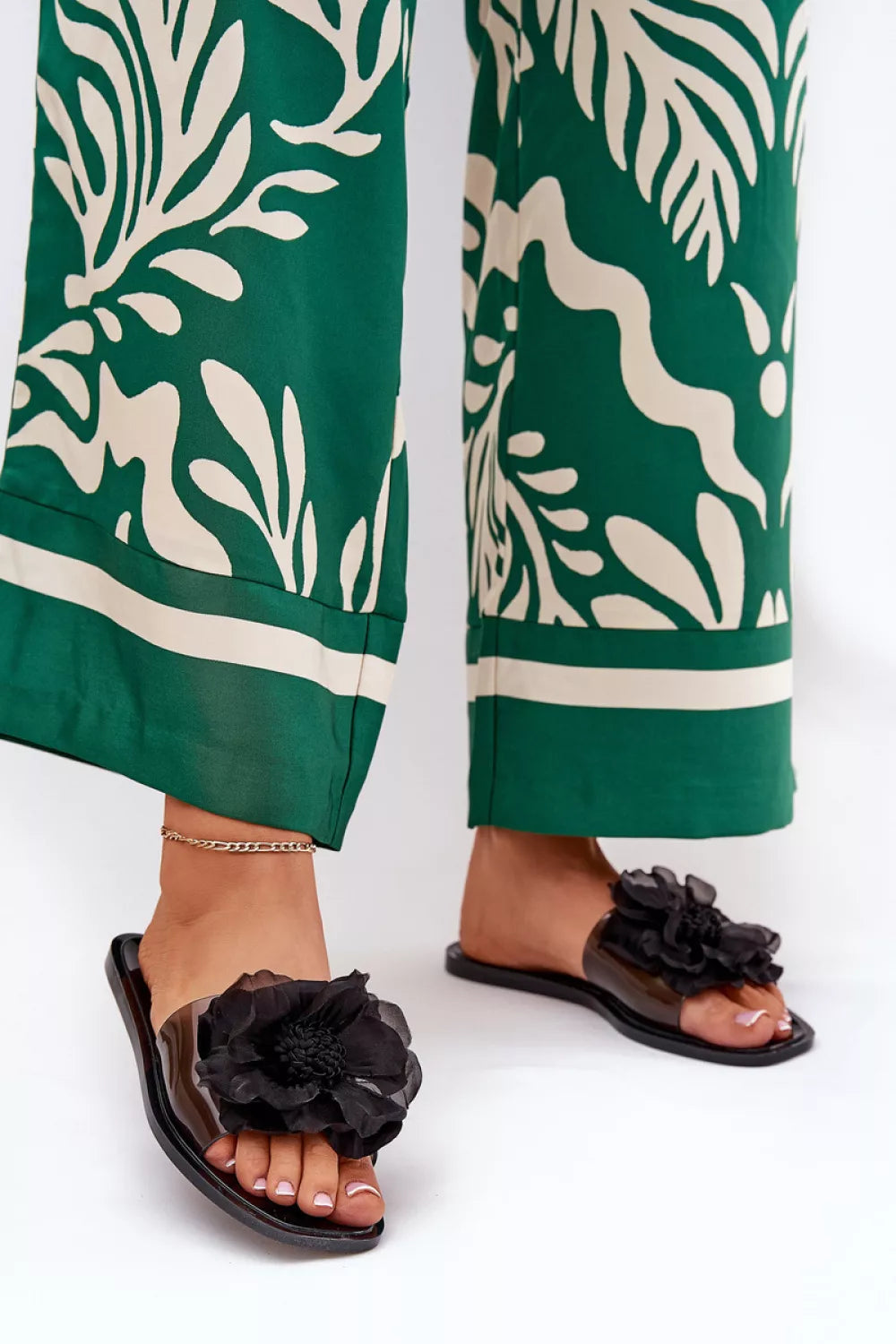 Šlepetės, modelis 209977. Ženkite į stilių