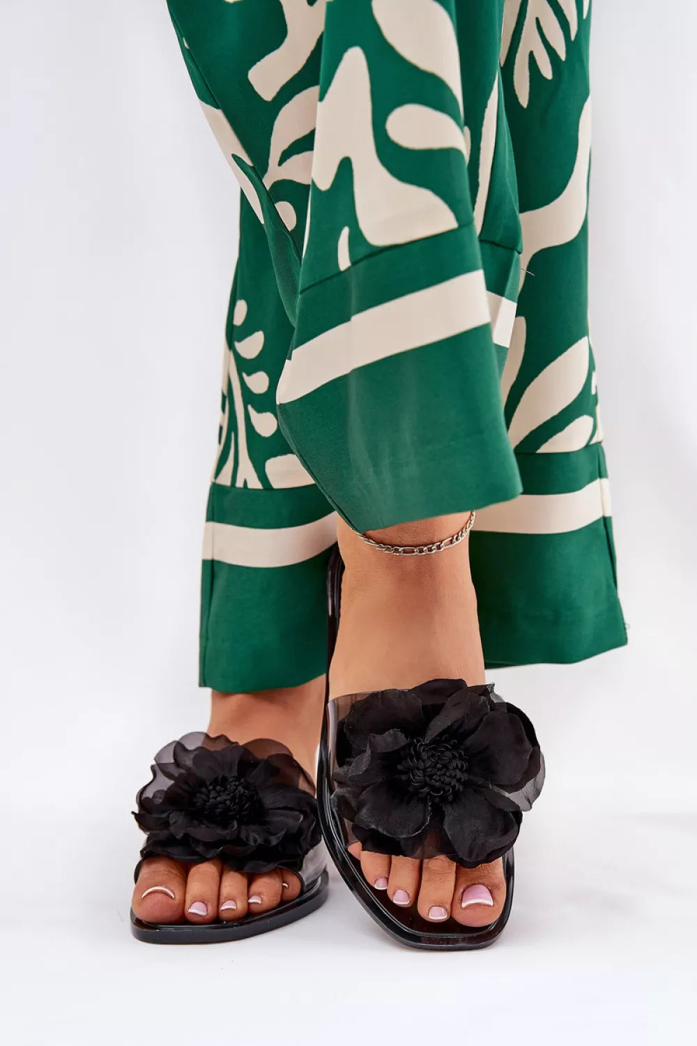 Šlepetės, modelis 209977. Ženkite į stilių