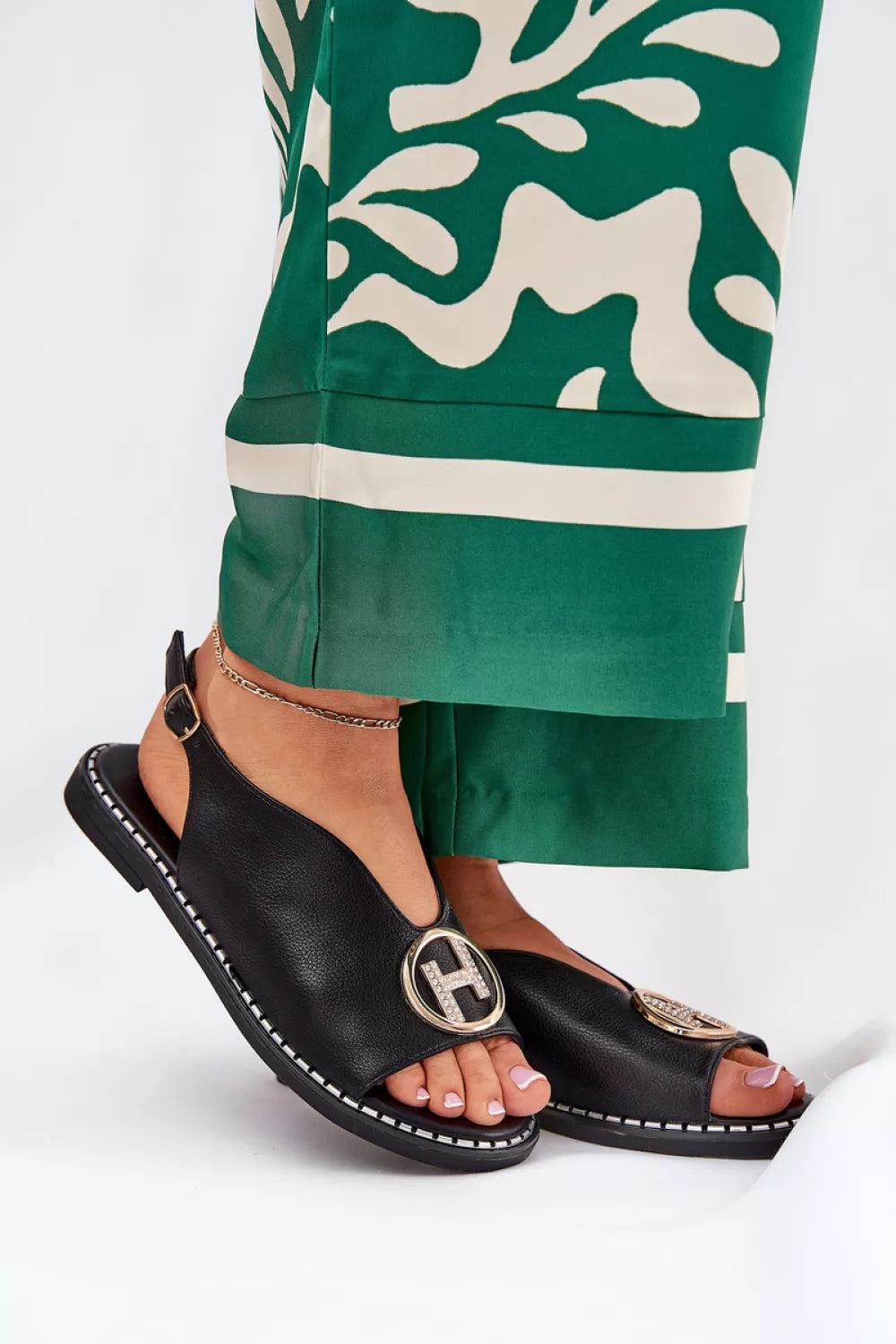 Basutės, modelis 210130. Ženkite į stilių.