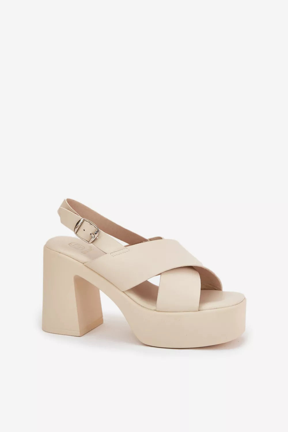 Basutės su kulnu, modelis 210800. Ženkite stilingai.