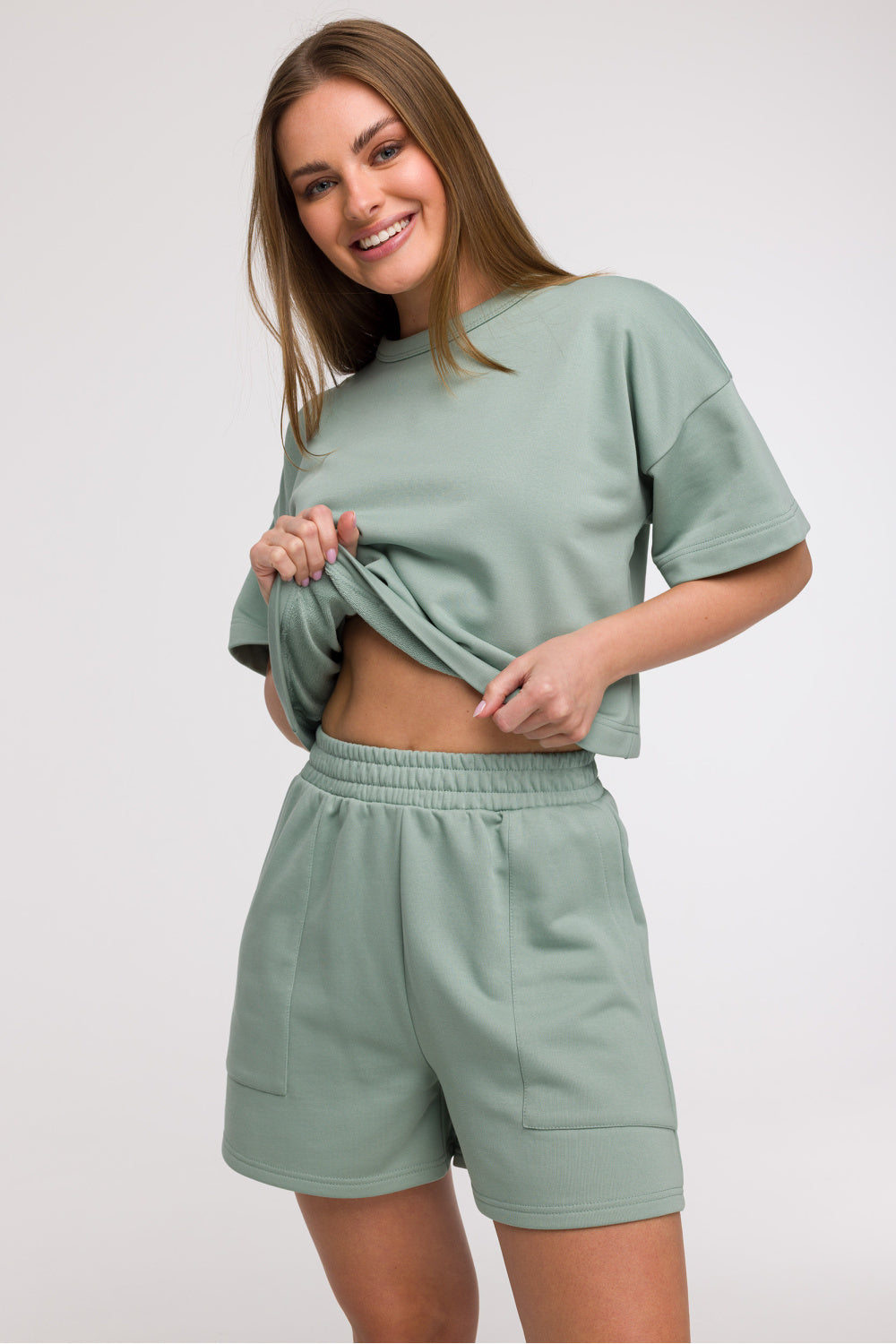 Šortai, modelis 211515, BeWear