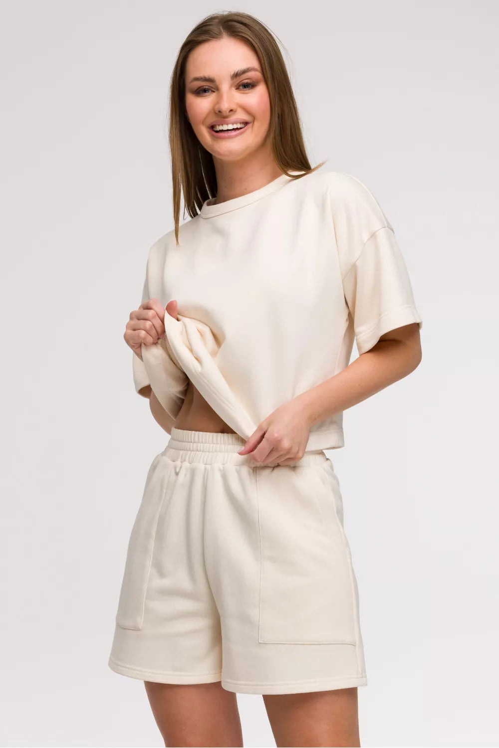 Šortai, modelis 211518, BeWear