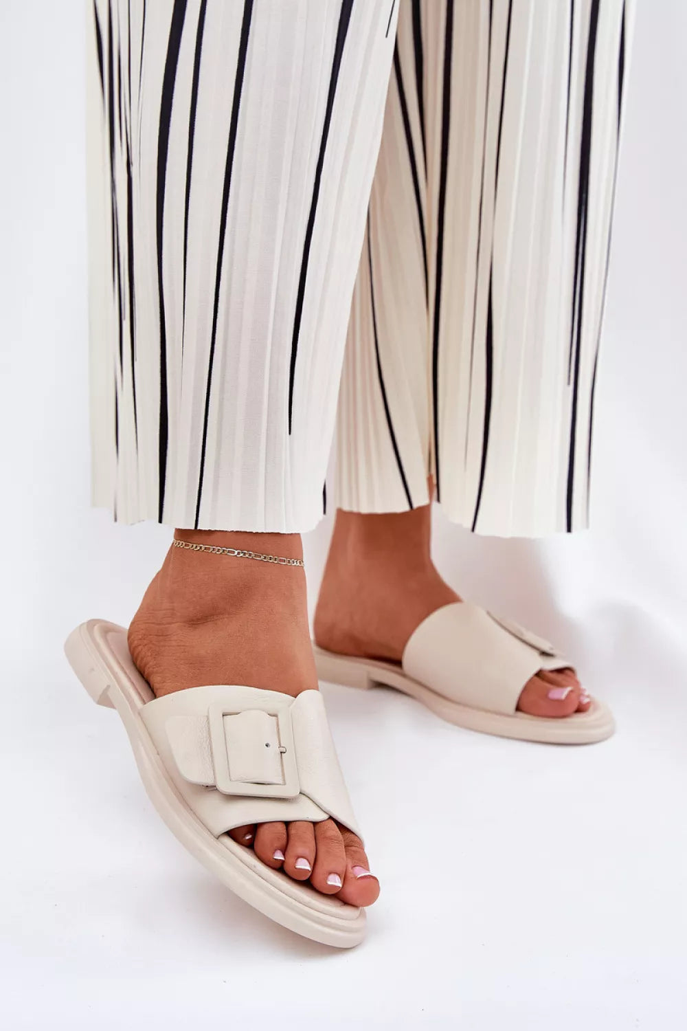 Šlepetės, modelis 211959. Ženkite į stilių.