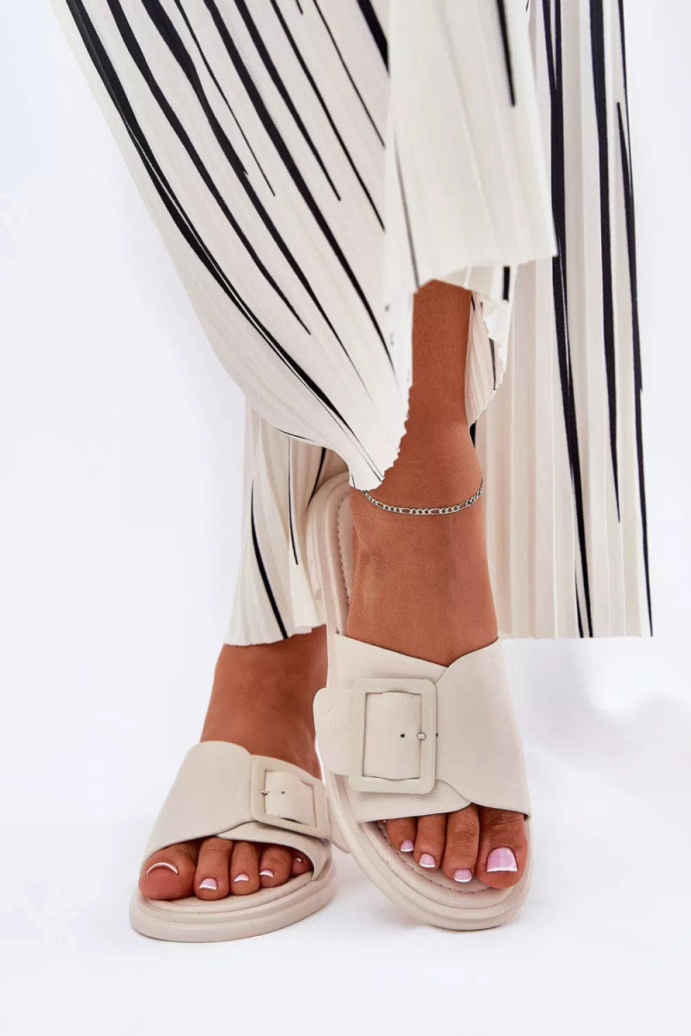 Šlepetės, modelis 211959. Ženkite į stilių.