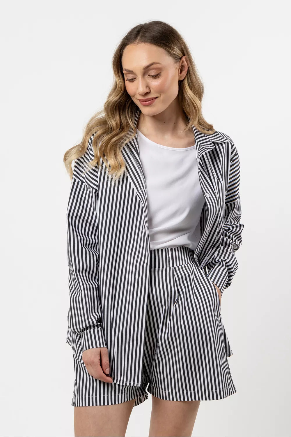 Marškiniai ilgomis rankovėmis, modelis 212200 awama