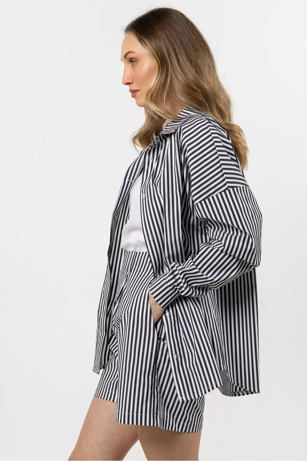 Šortai, modelis 212202 awama