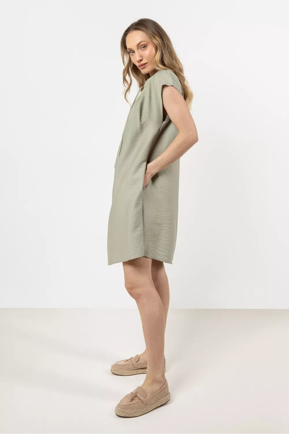 Dieninė suknelė, modelis 212242 awama