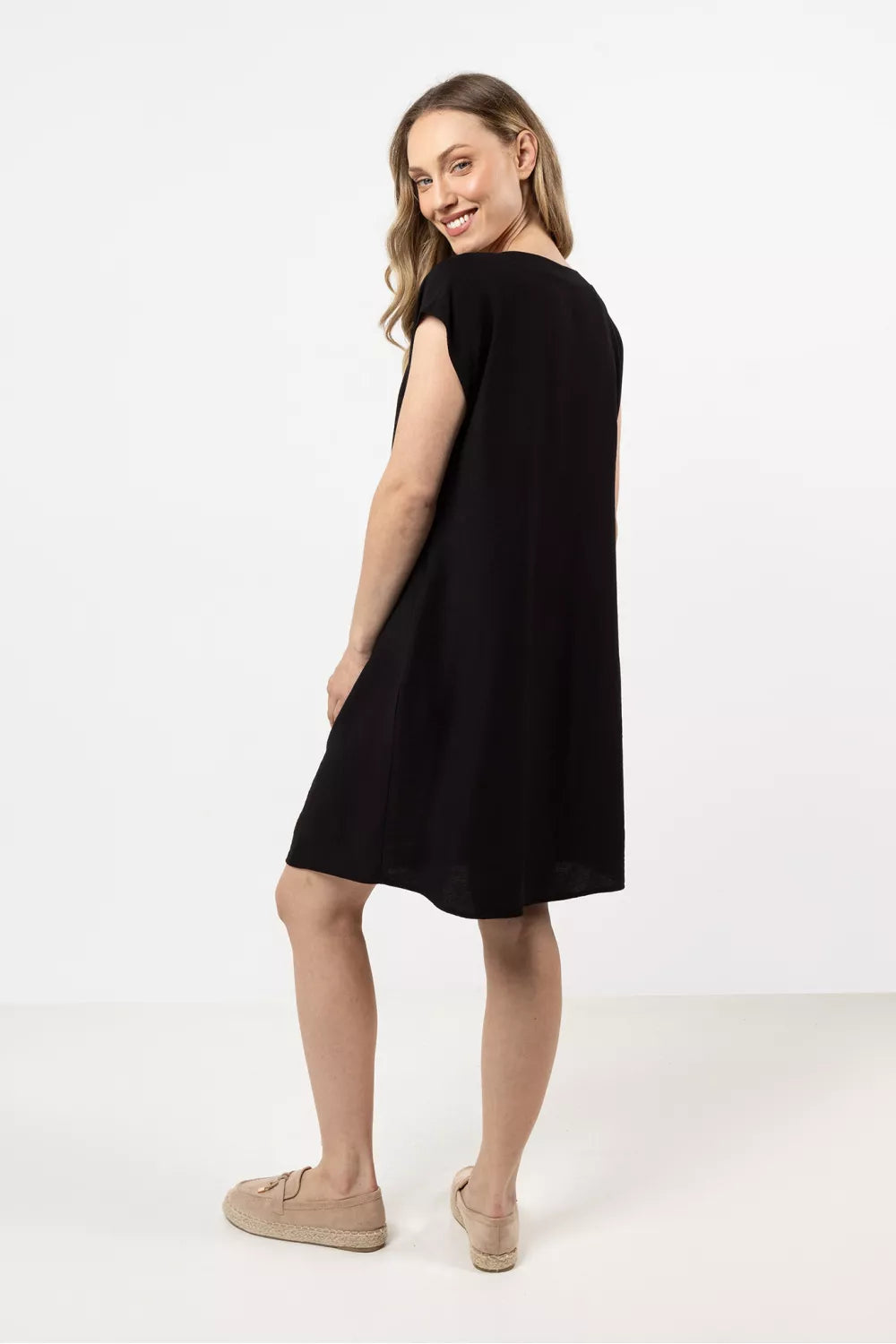 Dieninė suknelė, modelis 212244 awama