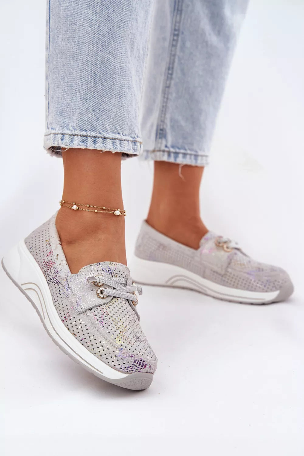 Pusbačiai, modelis 212544. Ženkite į stilių.