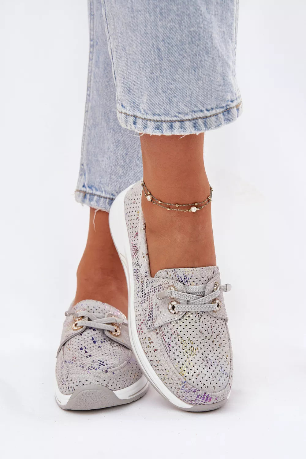 Pusbačiai, modelis 212544. Ženkite į stilių.