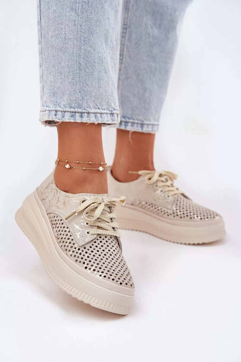 Pusbačiai, modelis 212547. Ženkite į stilių.