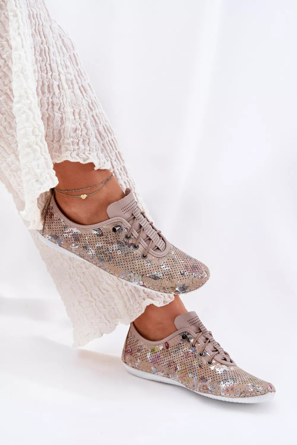 Pusbačiai, modelis 212549. Ženkite į stilių