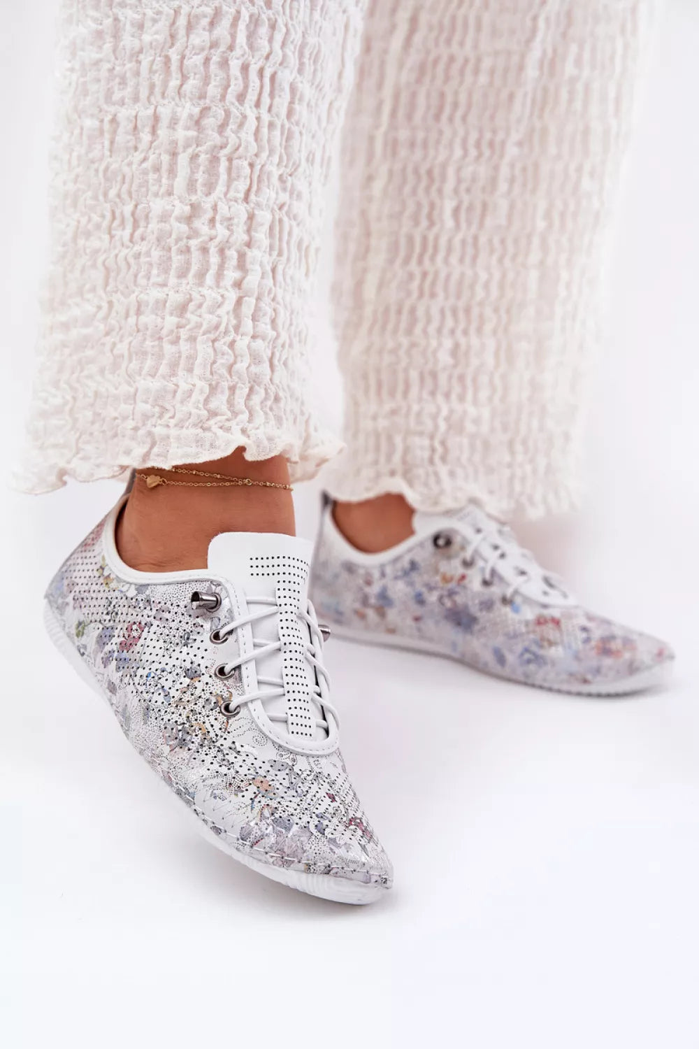 Pusbačiai, modelis 212550 – ženkite į stilių