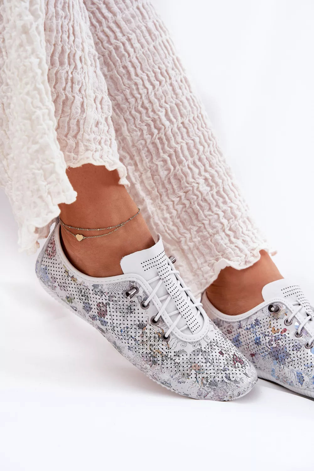 Pusbačiai, modelis 212550 – ženkite į stilių