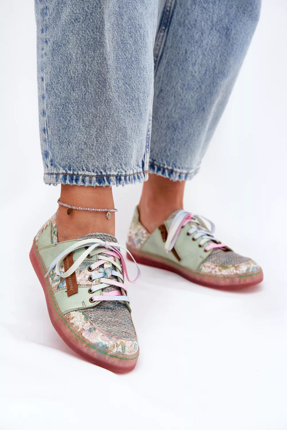 Pusbačiai, modelis 212553. Ženkite į stilių.