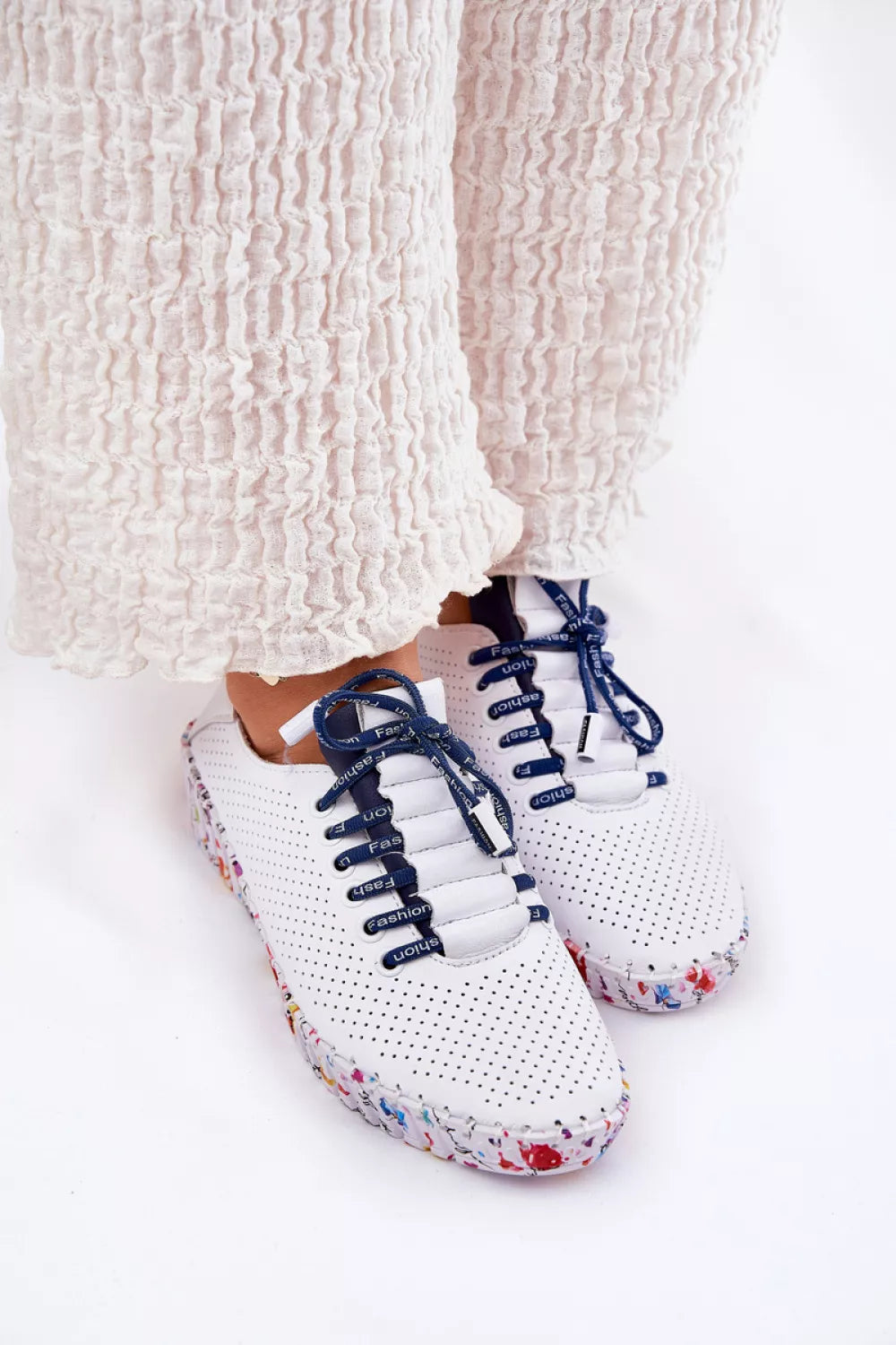 Pusbačiai, modelis 212556. Ženkite į stilių.