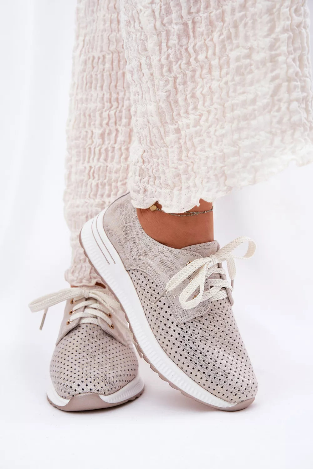 Pusbačiai, modelis 212558. Ženkite į stilių.