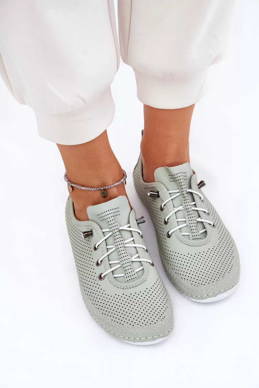 Pusbačiai, modelis 212560 – ženkite į stilių