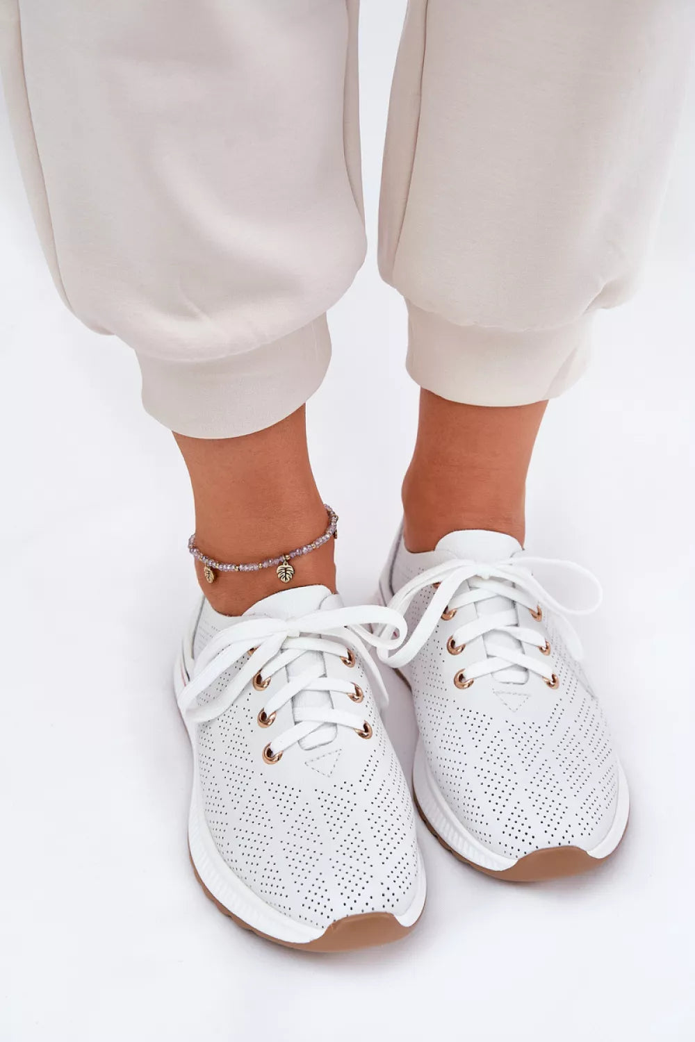 Pusbačiai, modelis 212562 – ženkite į stilių