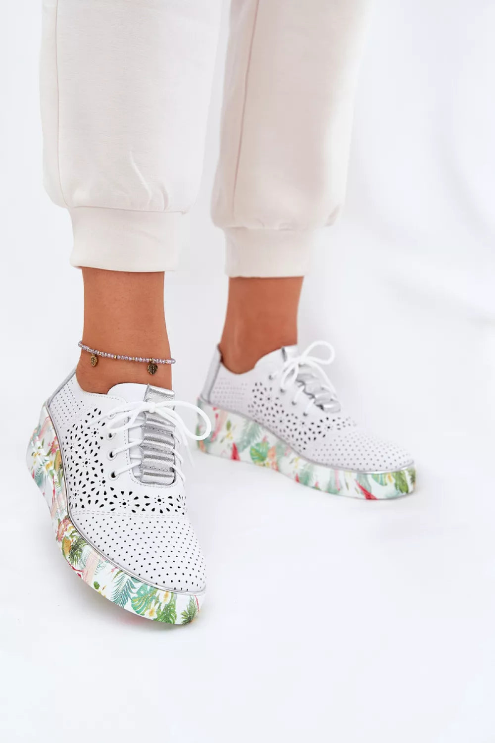 Pusbačiai, modelis 212564. Ženkite į stilių.