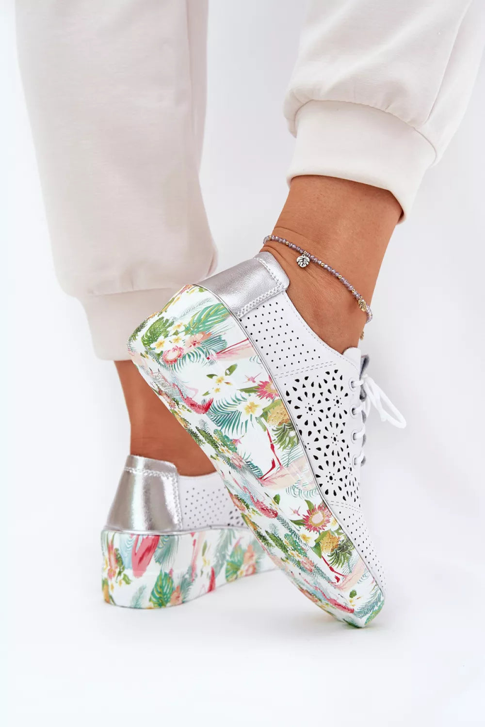 Pusbačiai, modelis 212564. Ženkite į stilių.