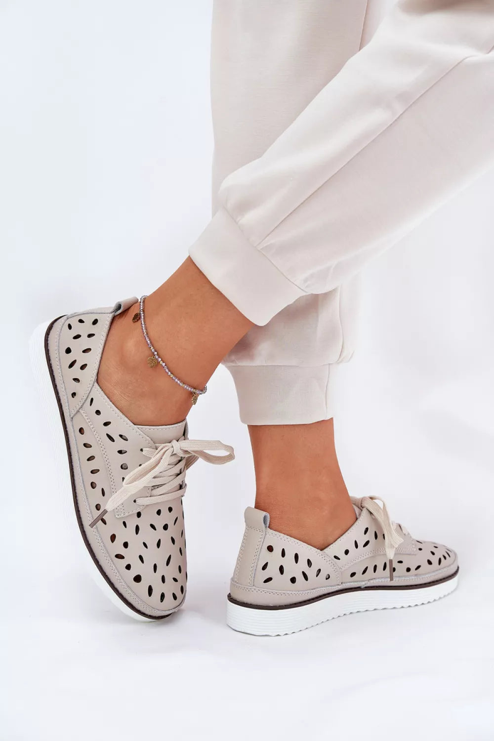 Pusbačiai, modelis 212566. Ženkite į stilių.