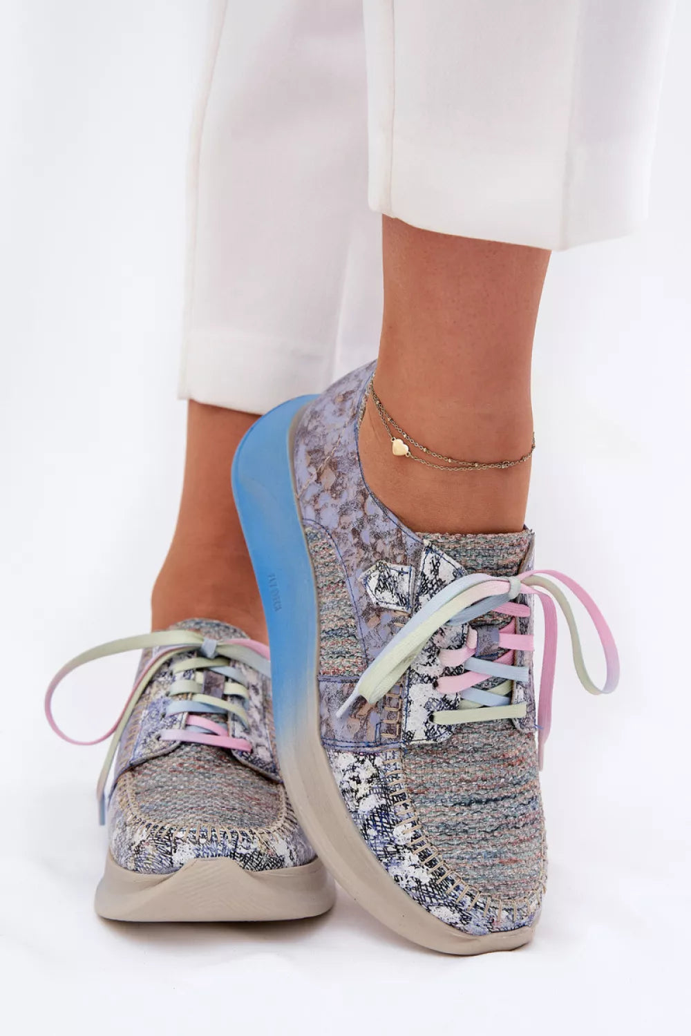 Pusbačiai, modelis 212569. Ženkite į stilių.