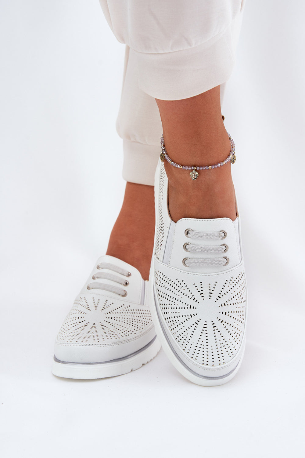 Pusbačiai, modelis 212572. Ženkite į stilių.