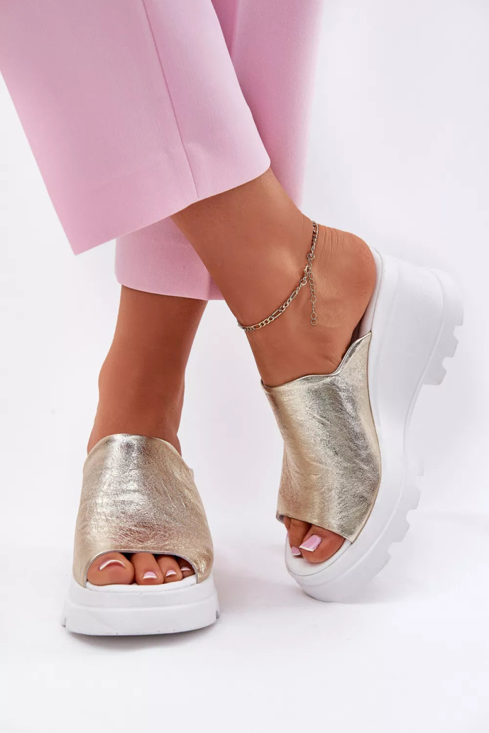 Šlepetės modelis 213034 Ženkite į stilių