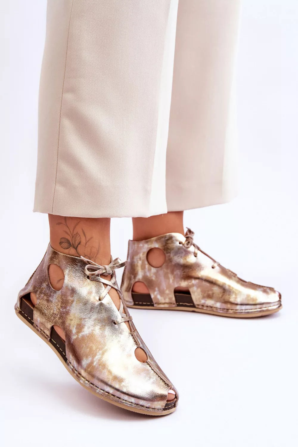 Batai, modelis 213155. Ženkite į stilių.