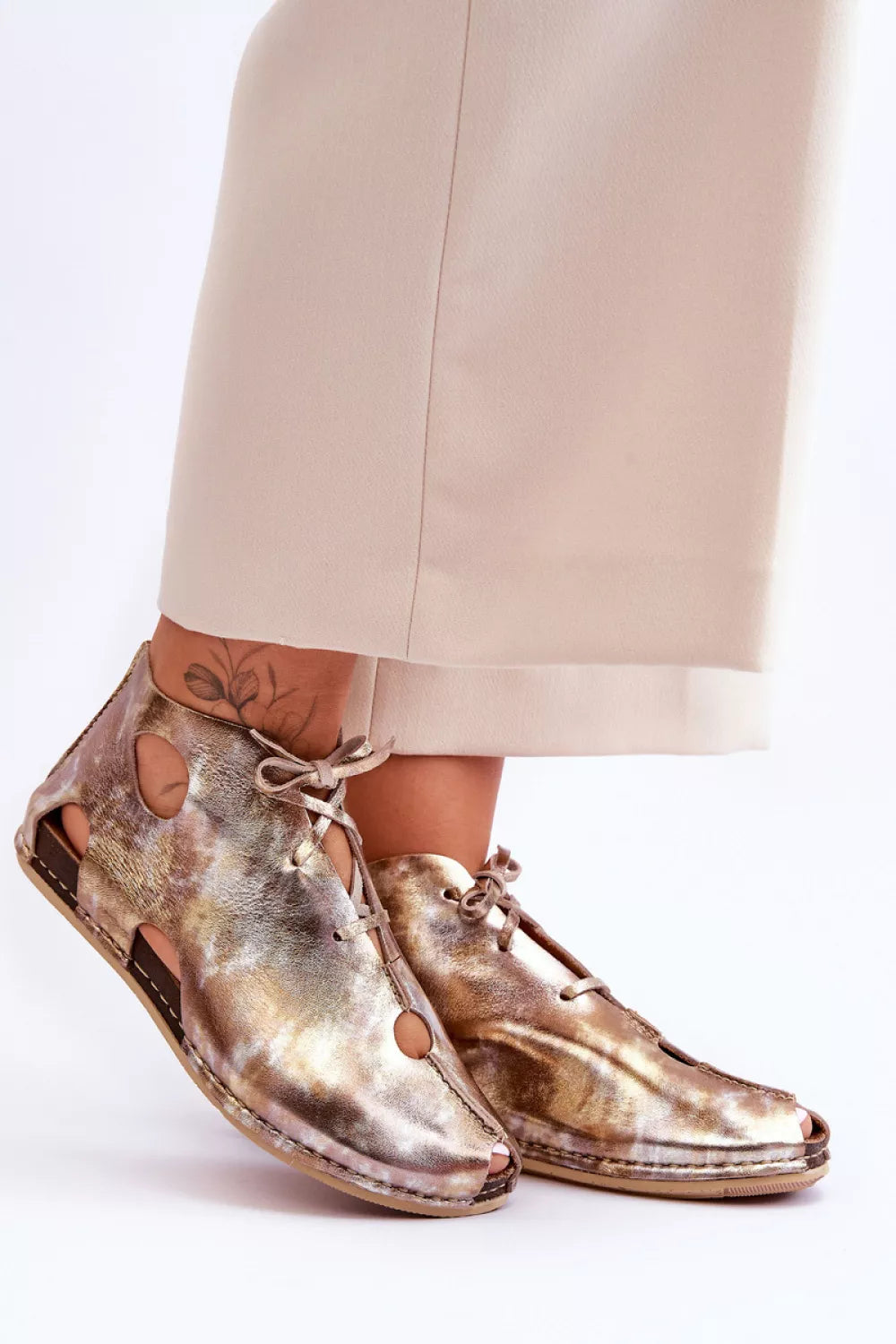 Batai, modelis 213155. Ženkite į stilių.