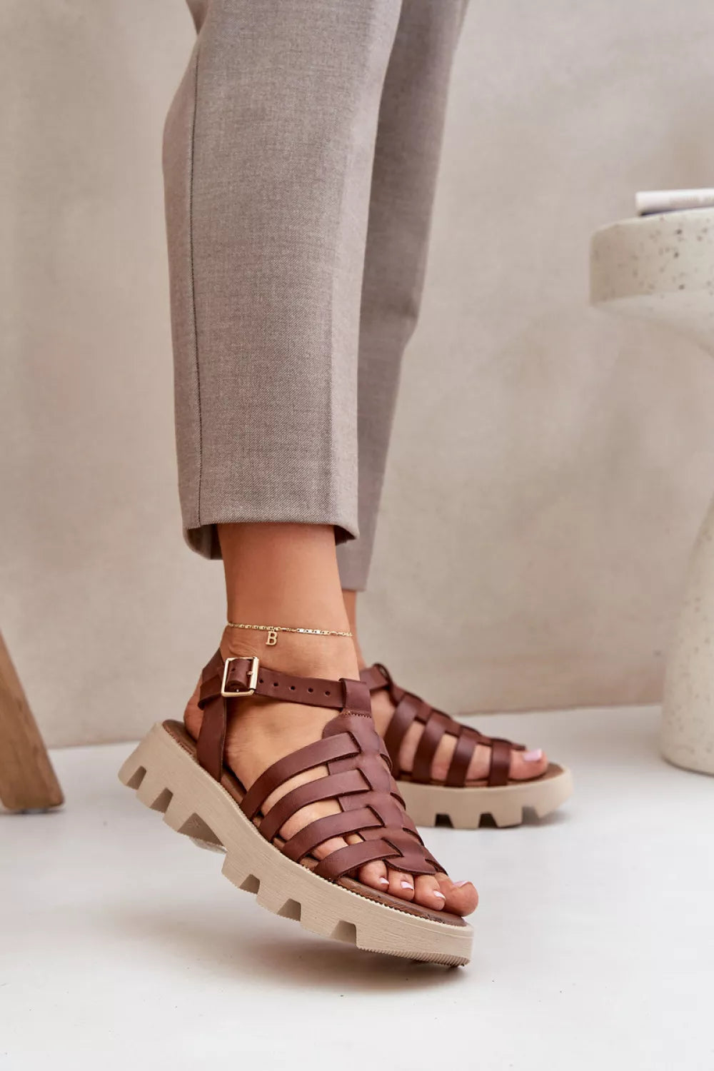 Basutės, modelis 213474. Ženkite į stilių.