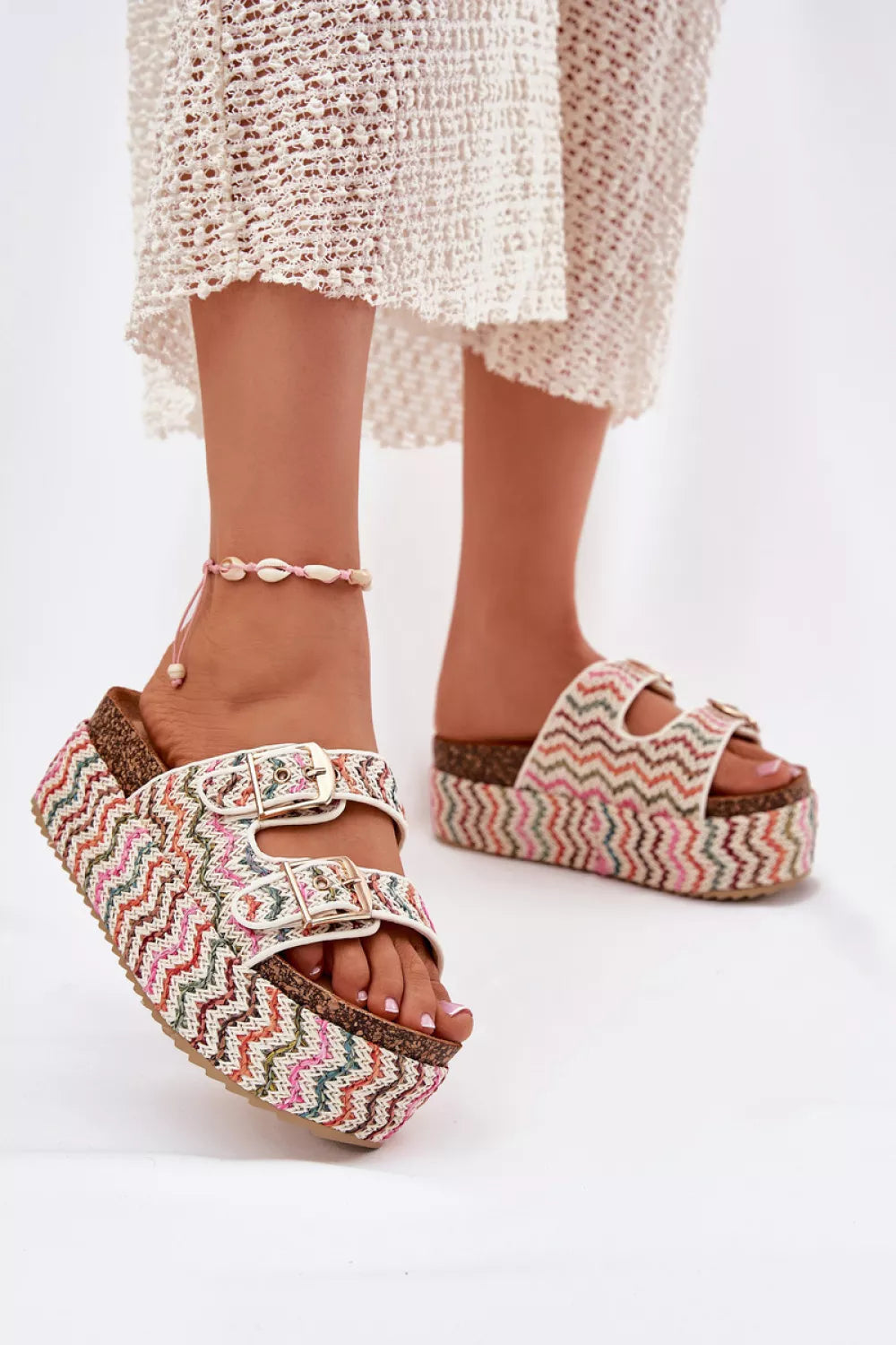 Šlepetės, modelis 213948. Ženkite su stiliumi.