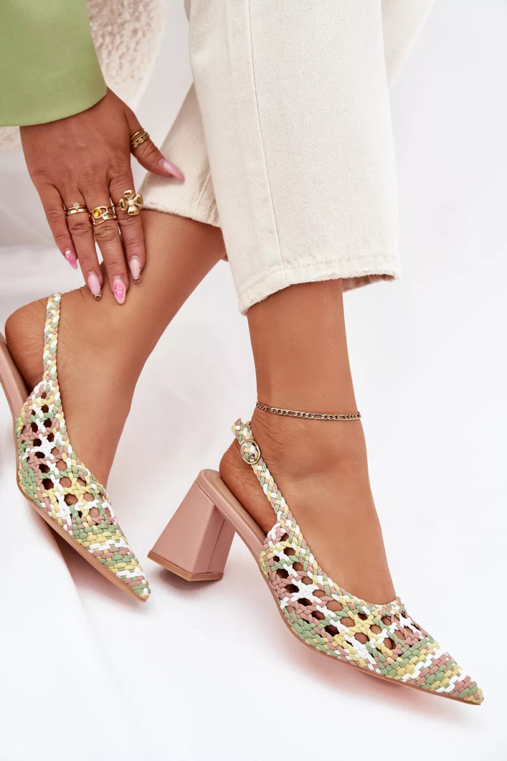 Basutės su kulnais, modelis 214085. Ženkite į stilių