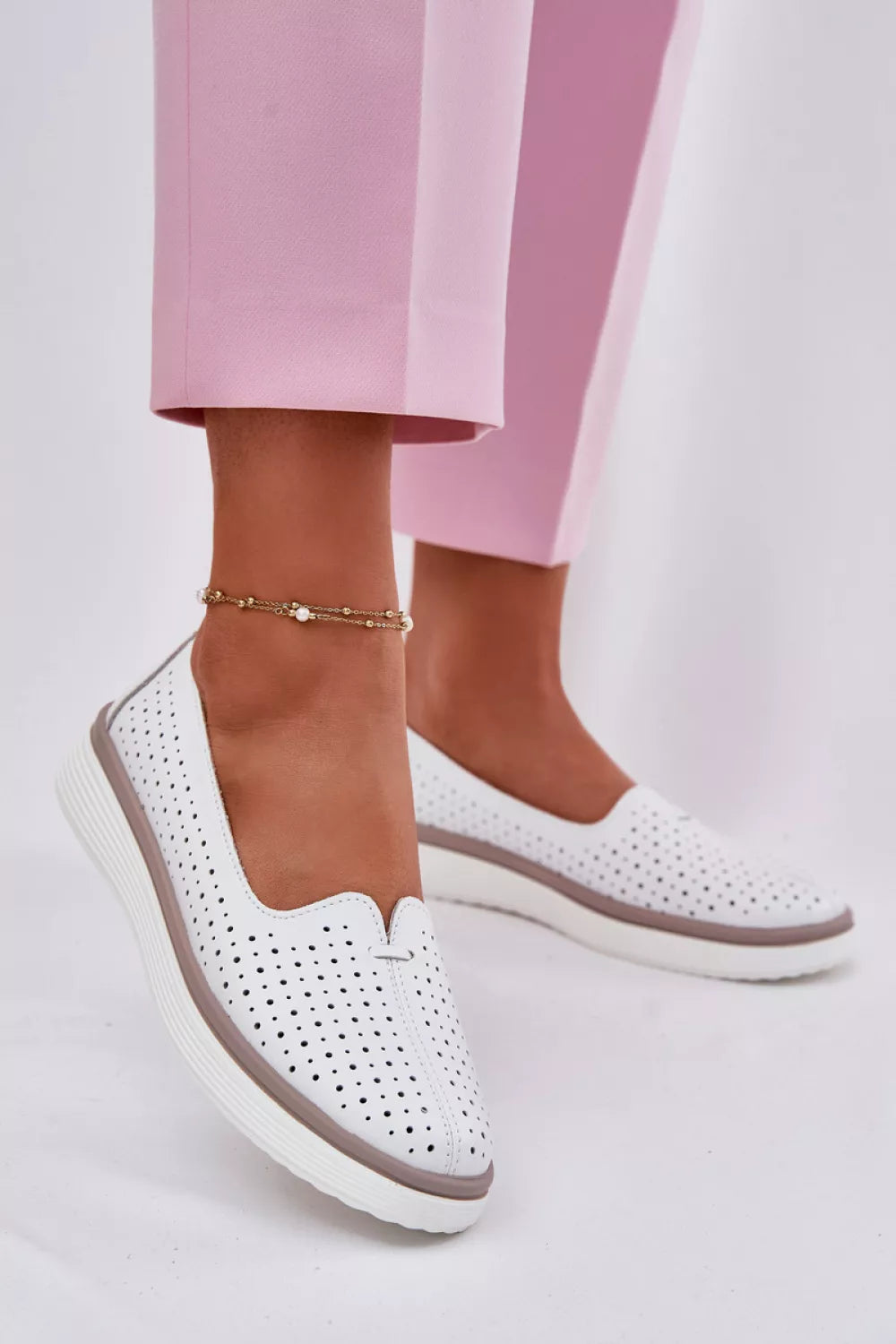 Pusbačiai, modelis 214145 – ženkite į stilių