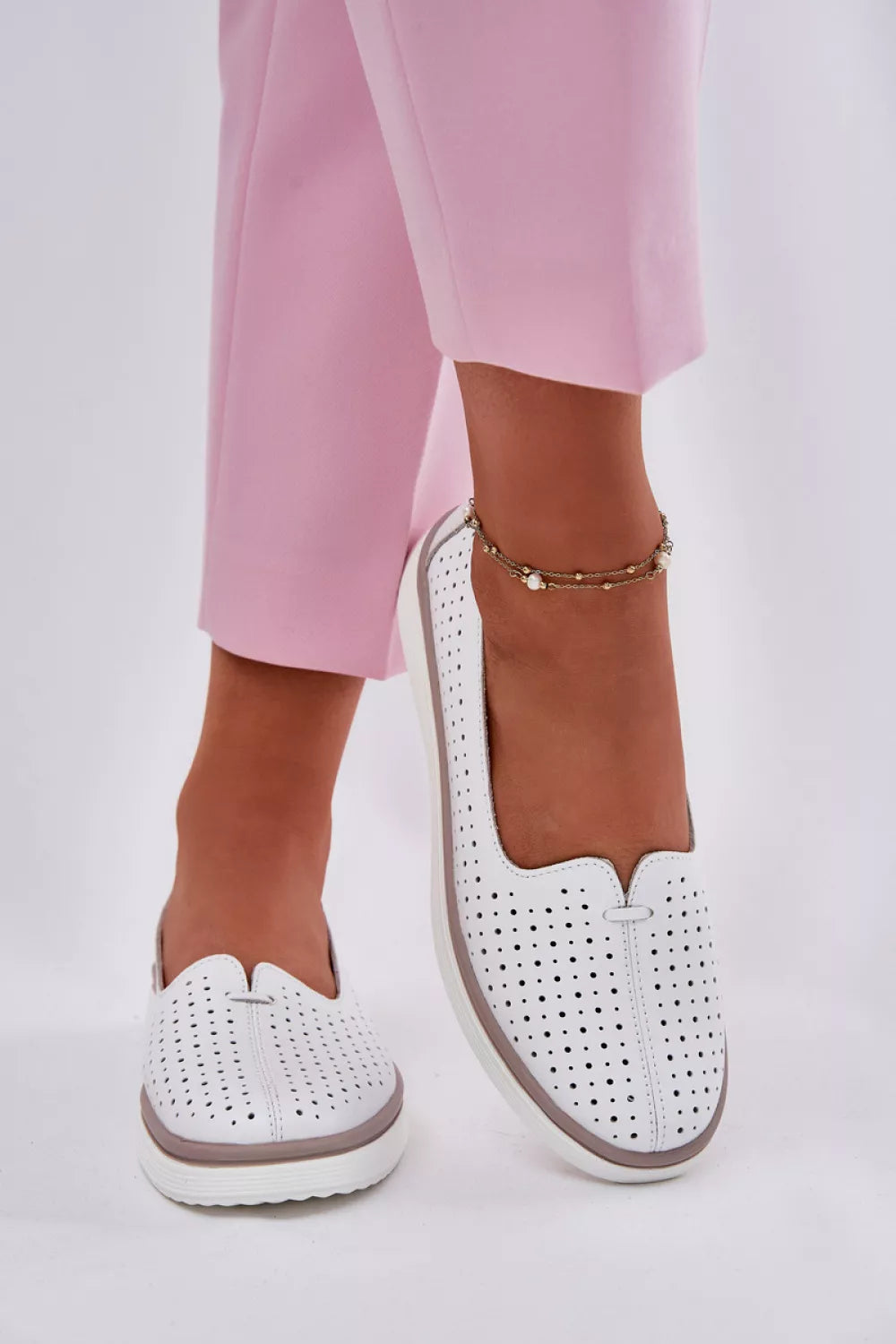 Pusbačiai, modelis 214145 – ženkite į stilių