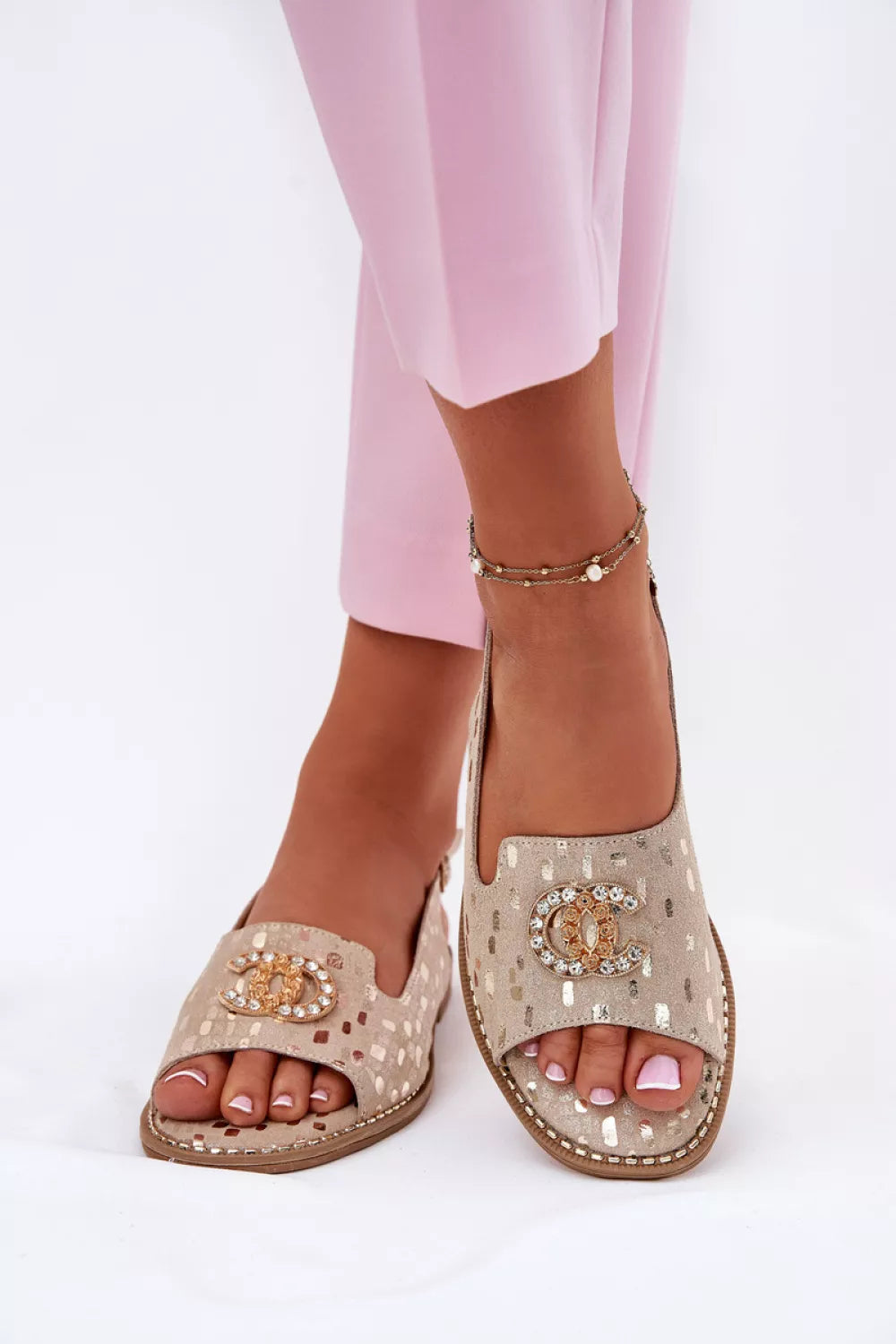 Basutės, modelis 214332. Ženkite į stilių.