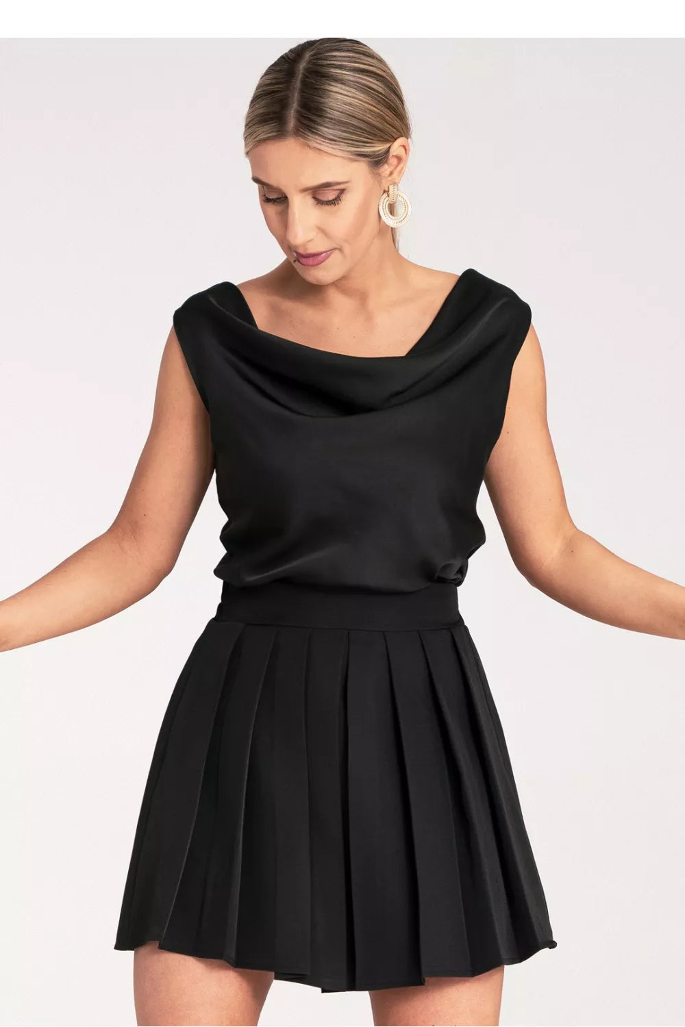 Trumpas sijonas, modelis 214841, Figl