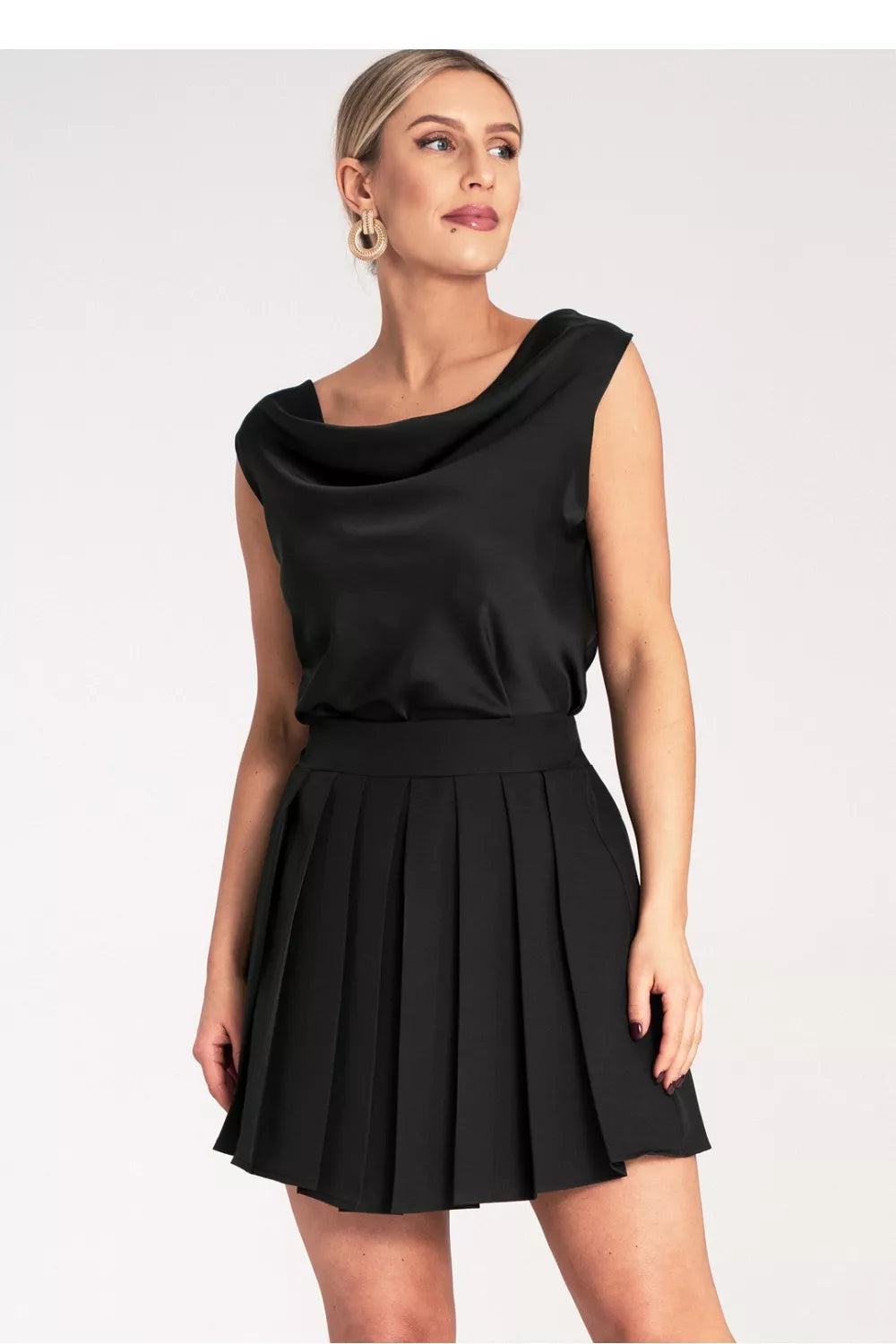 Trumpas sijonas, modelis 214841, Figl