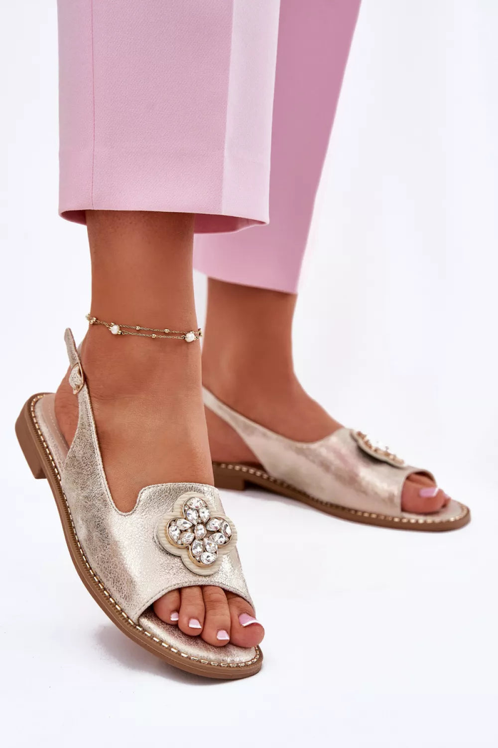 Basutės, modelis 215711. Ženkite į stilių