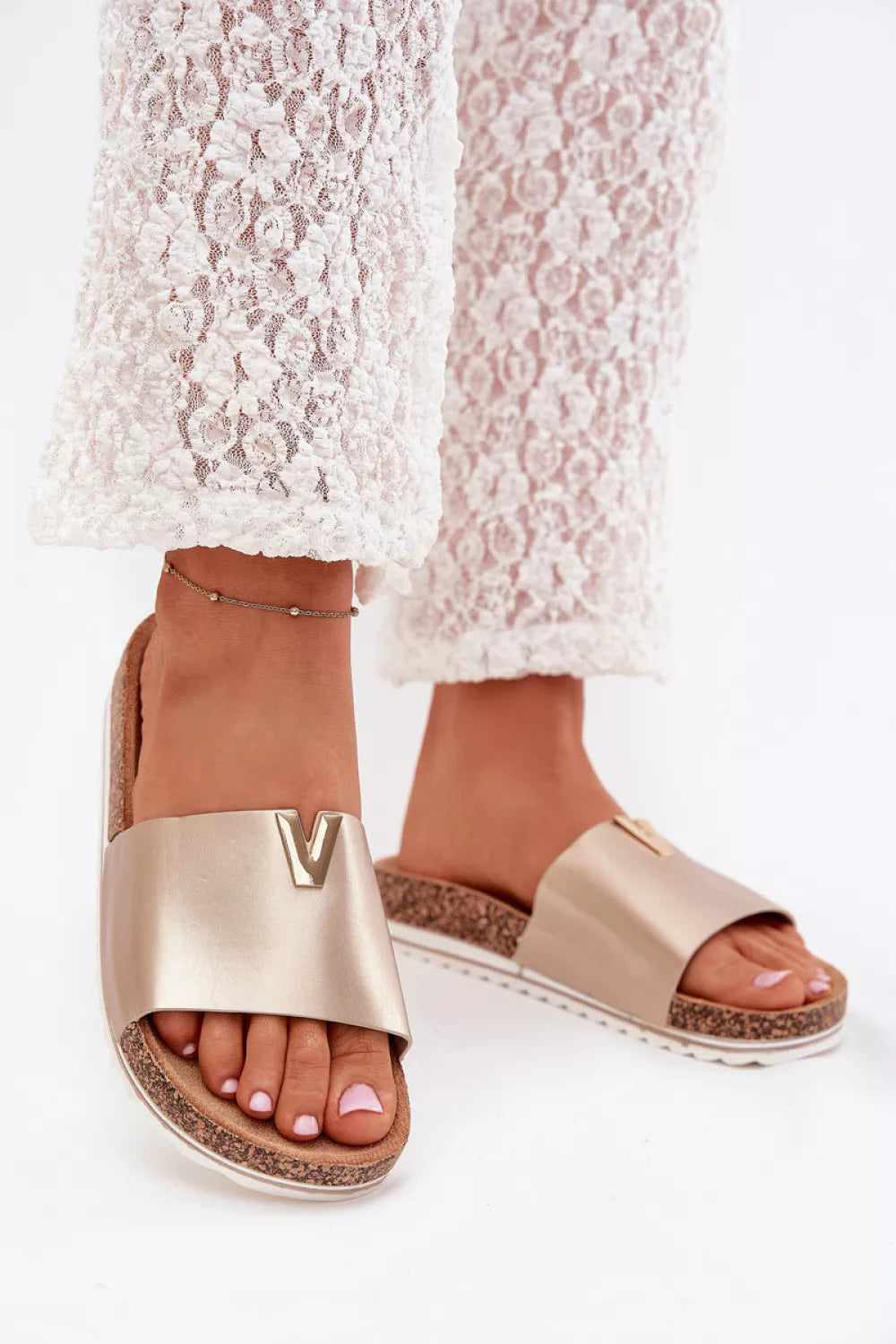 Šlepetės, modelis 215745. Ženkite į stilių.