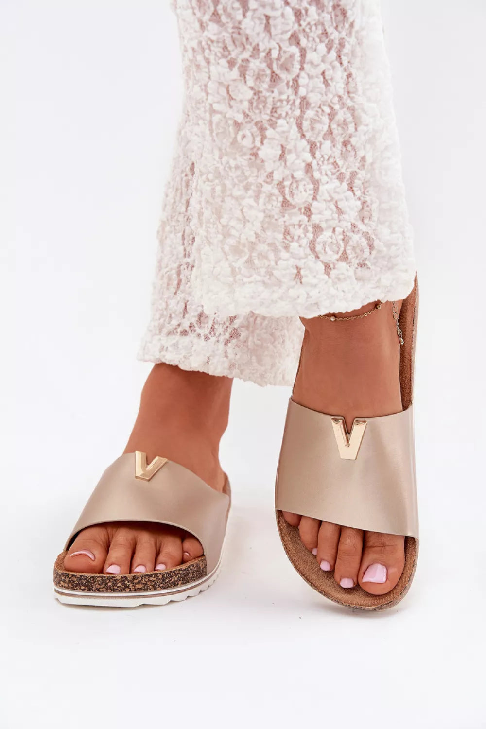 Šlepetės, modelis 215745. Ženkite į stilių.