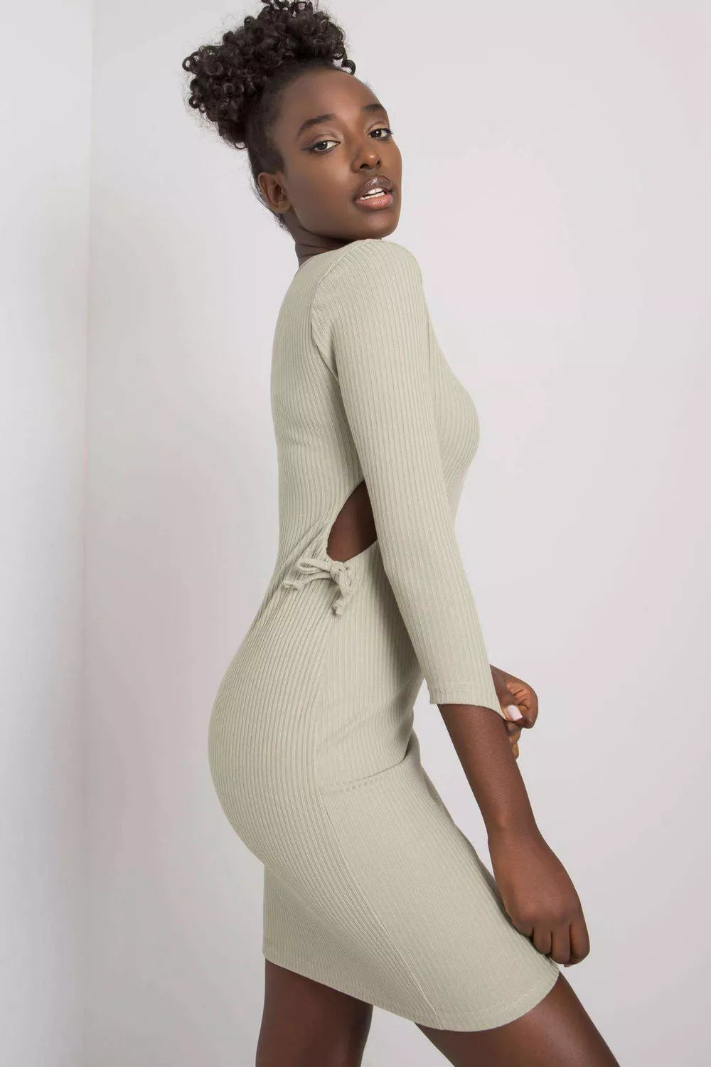 Suknelė modelis 215895 Lakerta