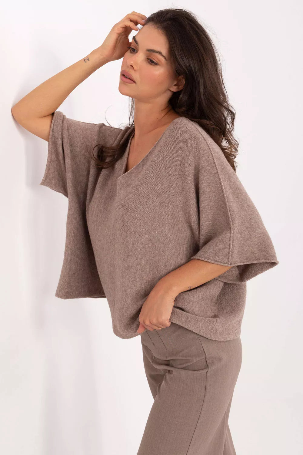 Megztinis trumpomis rankovėmis, modelis 216681 Italy Moda