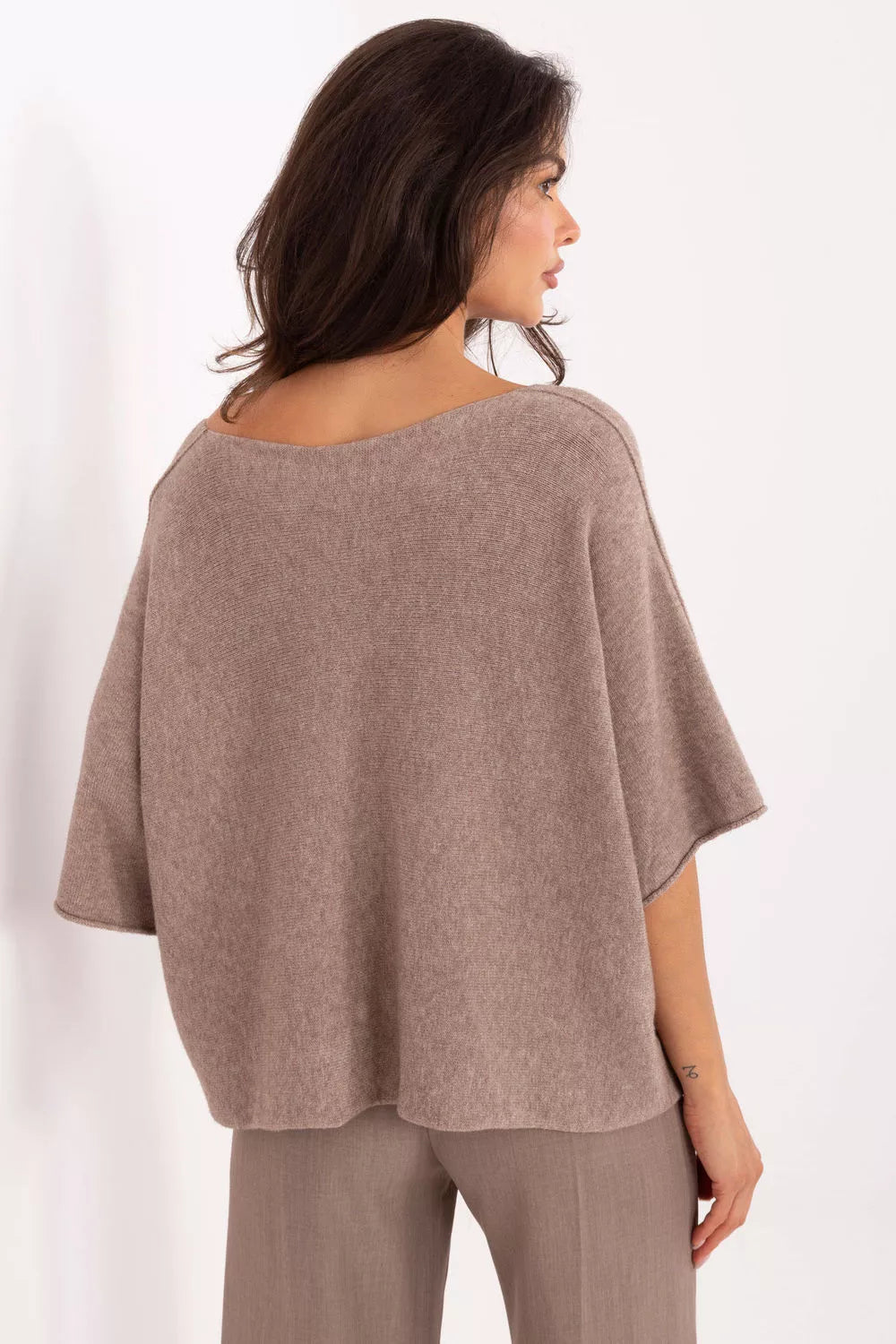 Megztinis trumpomis rankovėmis, modelis 216681 Italy Moda