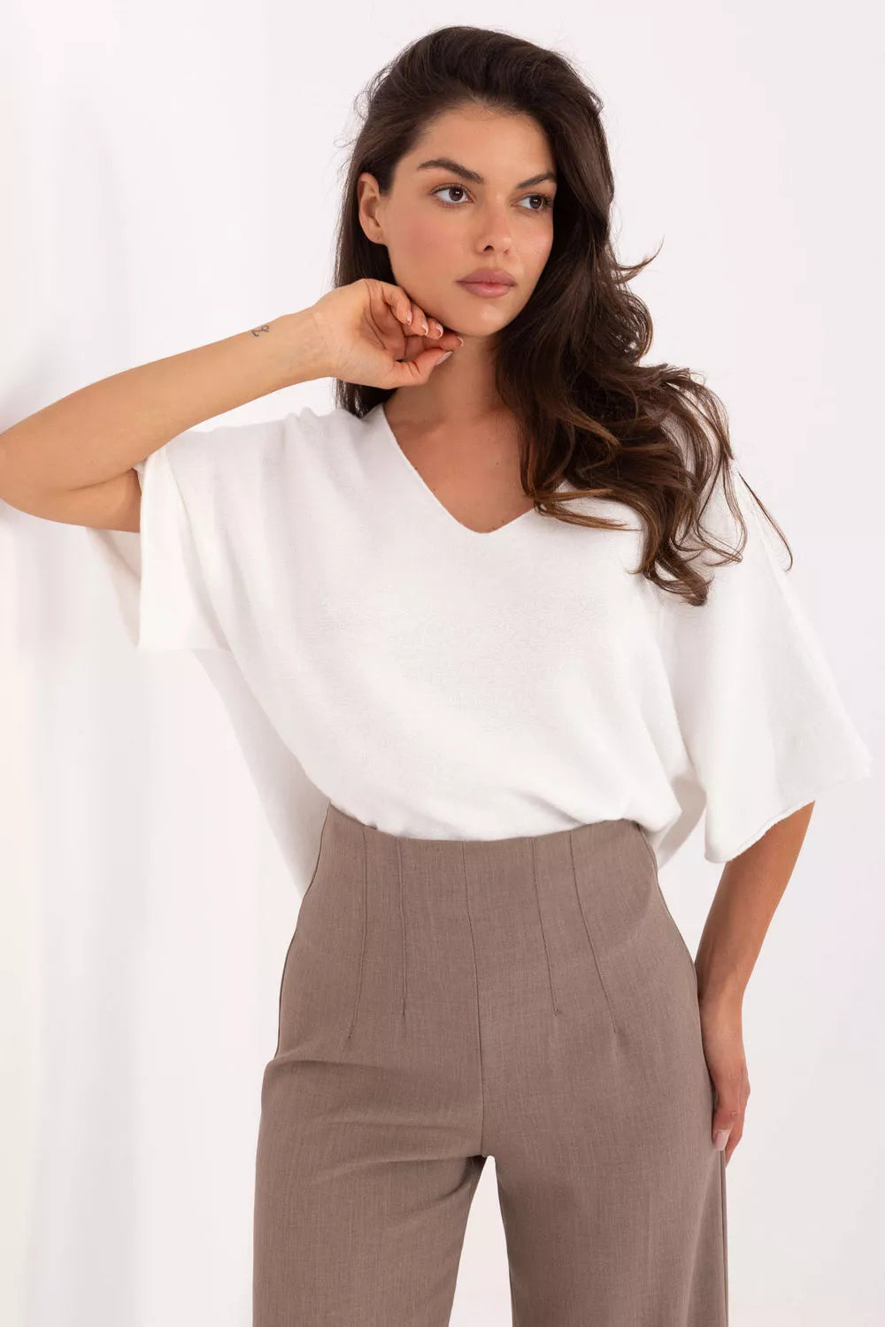 Megztinis trumpomis rankovėmis, modelis 216683 Italy Moda