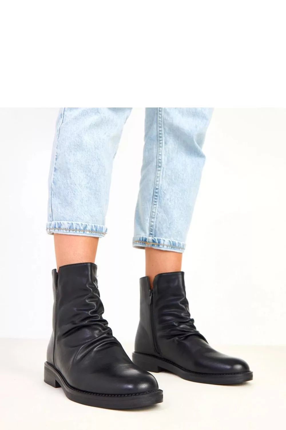 Auliniai batai modelis 217898 Solea