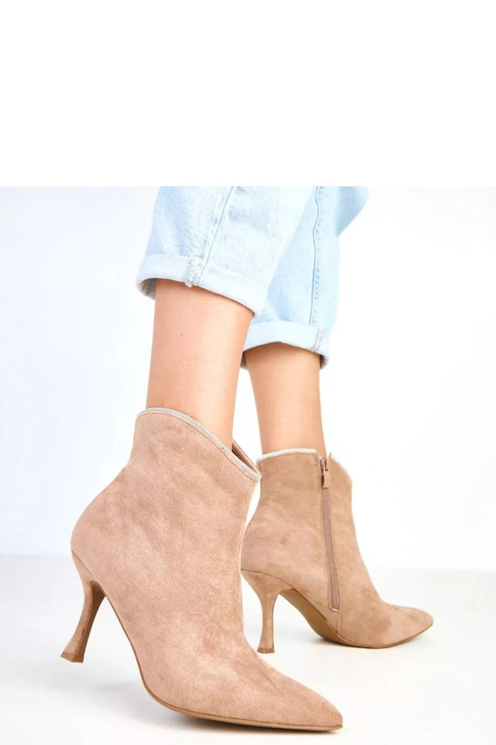 Aulinukai su kulnu, modelis 217907 Solea